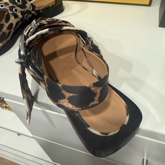 Ganni Leopard Print Buckle Slingback Flats - Picture 8 of 13